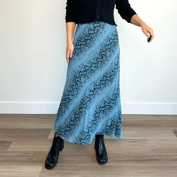 Y2K Blue & Black Snake Skin Maxi Skirt (L) - Picture 5 of 6